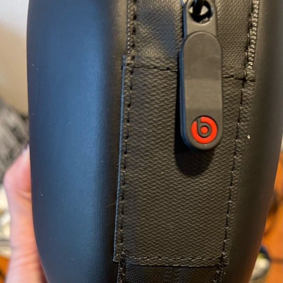 Selling beats headphone case - Picture 4 of 6